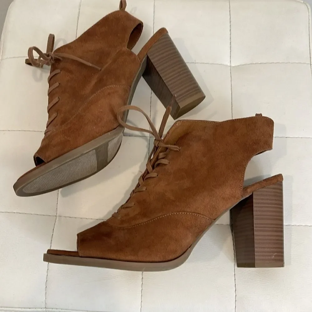 GAP cognac open toe lace bootie size 10